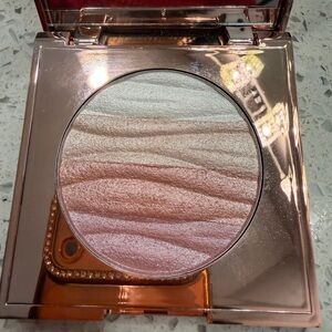 Radiant Waves Highlighter Palette by [Brand]